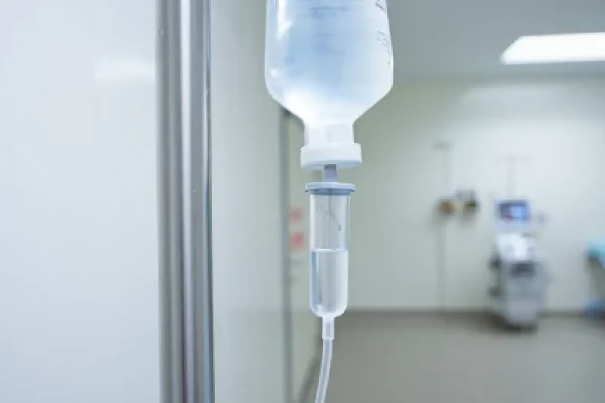 Медицинская капельница в клинике